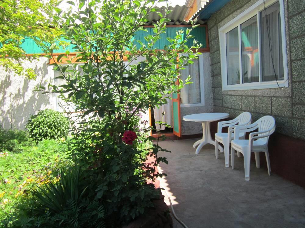 Olga Guest House Cholponata Buitenkant foto