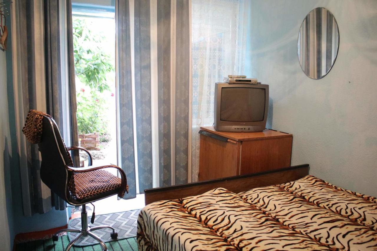 Olga Guest House Cholponata Buitenkant foto
